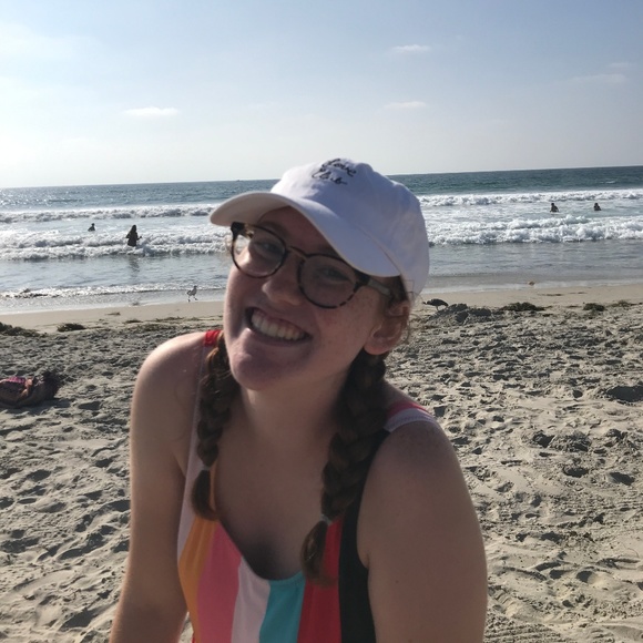 Meet your Posher, Emily - Picture 1 of 1